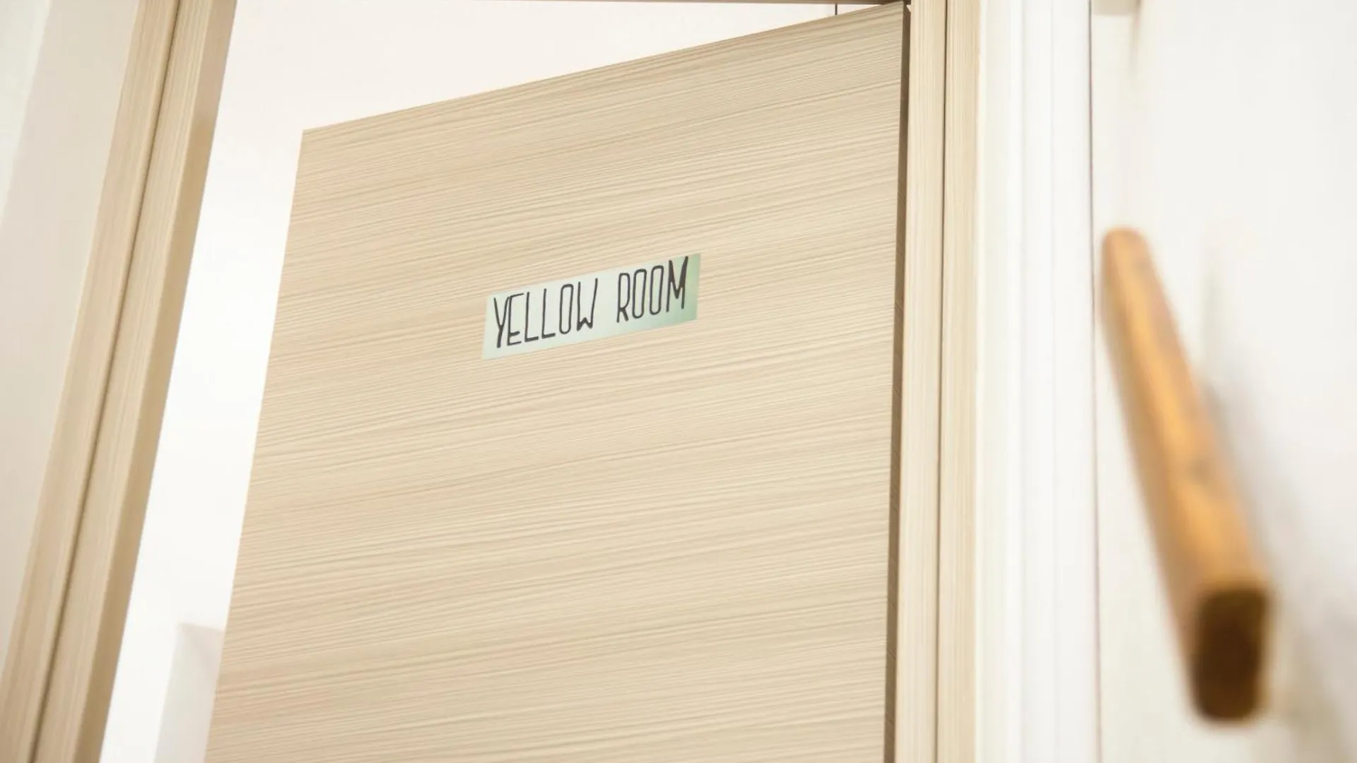 Yellow Room Pisa Guest house